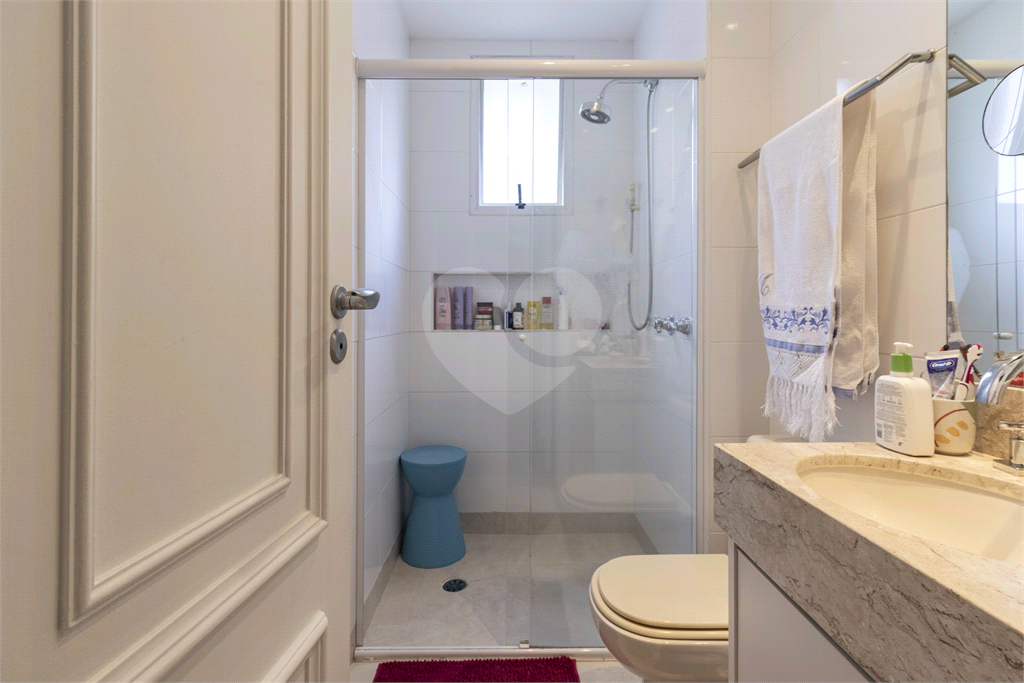 Venda de Apartamento novo em Pinheiros com 2 suítes e 2 vagas