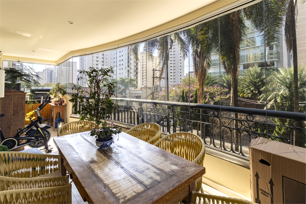 Venda de Apartamento novo em Pinheiros com 2 suítes e 2 vagas