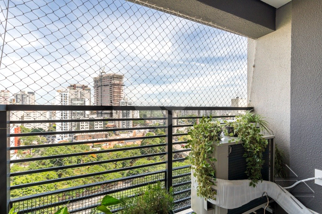 Venda de Apartamento novo em Pinheiros com 2 suítes e 2 vagas