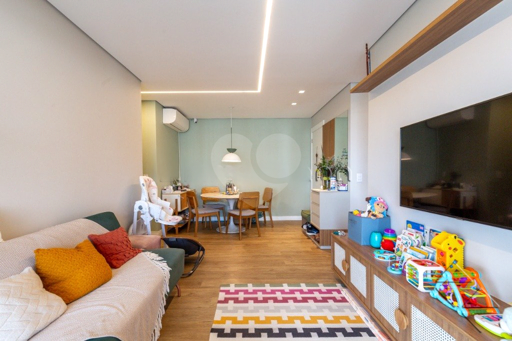 Venda de Apartamento novo em Pinheiros com 2 suítes e 2 vagas