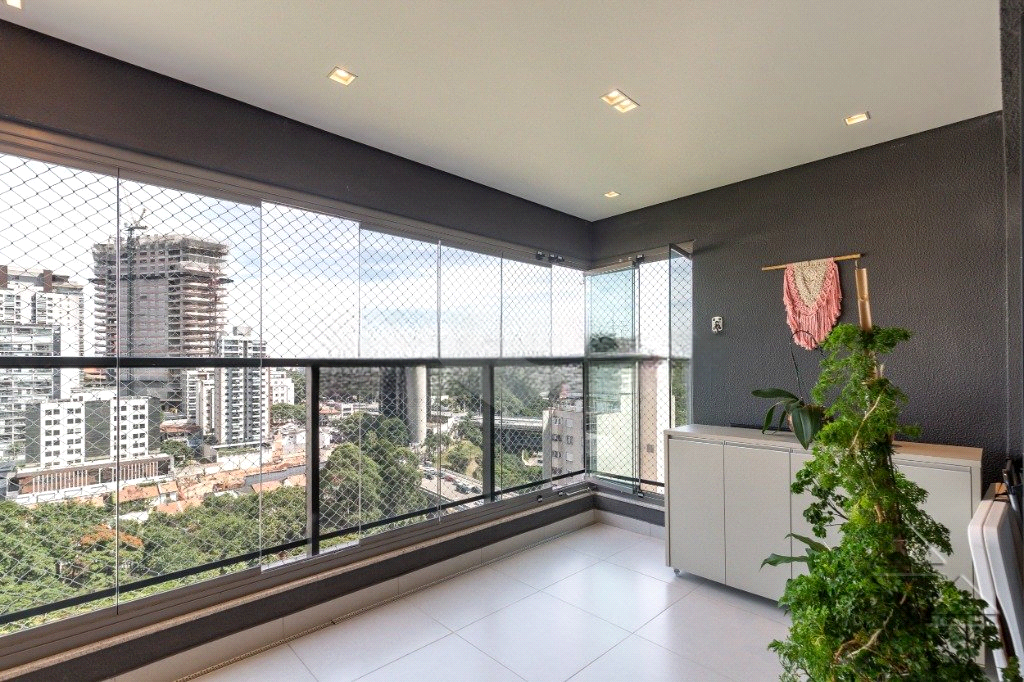 Venda de Apartamento novo em Pinheiros com 2 suítes e 2 vagas