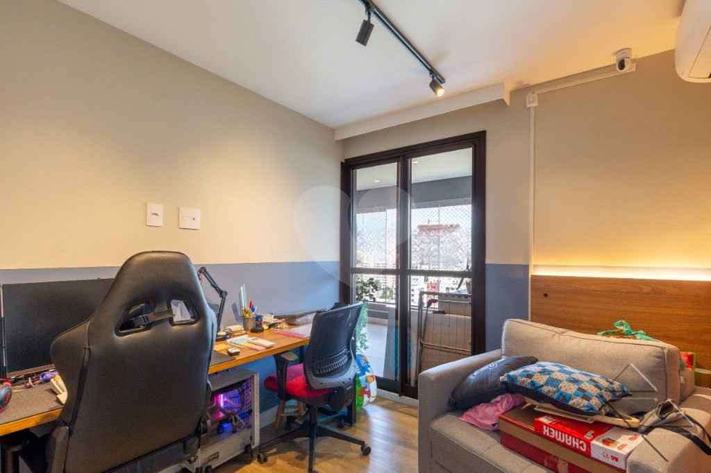 Venda de Apartamento novo em Pinheiros com 2 suítes e 2 vagas