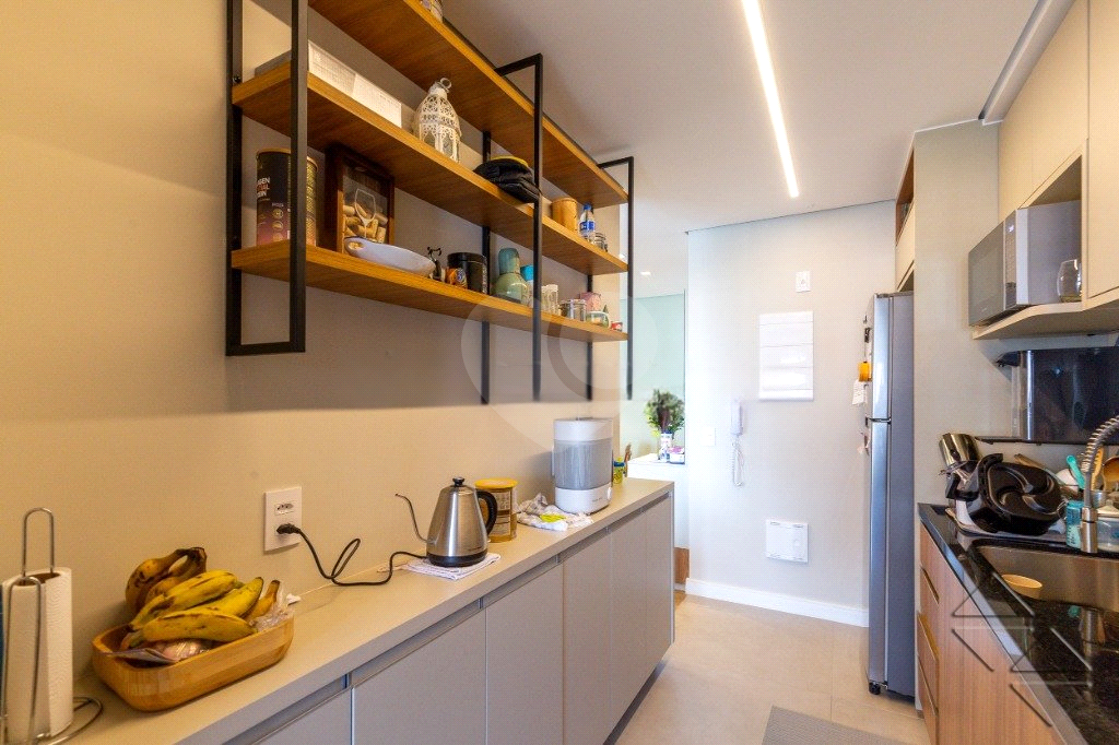 Venda de Apartamento novo em Pinheiros com 2 suítes e 2 vagas
