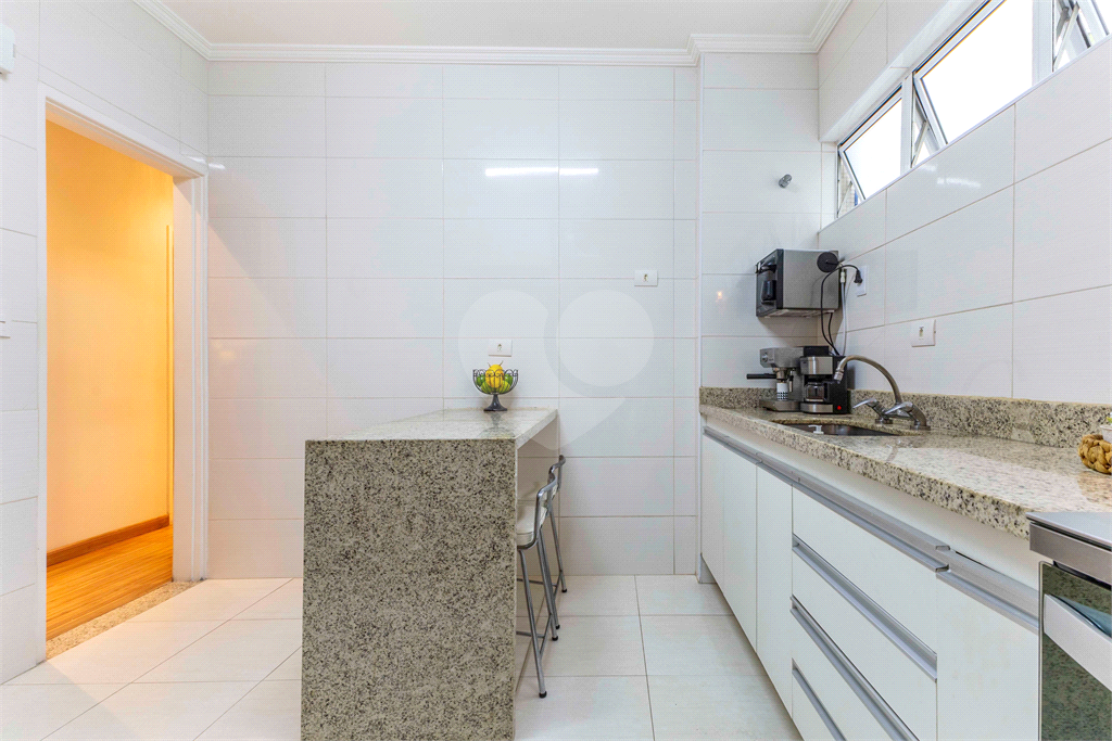 Apartamento de 120m. reformado em Higienópolis.