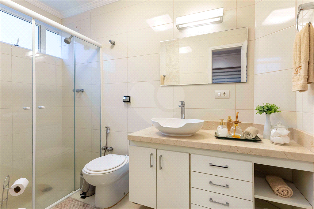Apartamento de 120m. reformado em Higienópolis.
