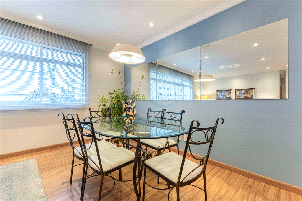 Apartamento de 120m. reformado em Higienópolis.