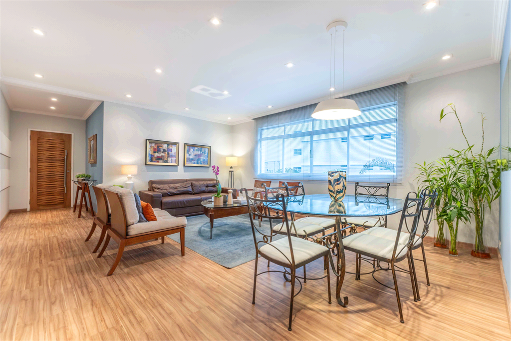 Apartamento de 120m. reformado em Higienópolis.