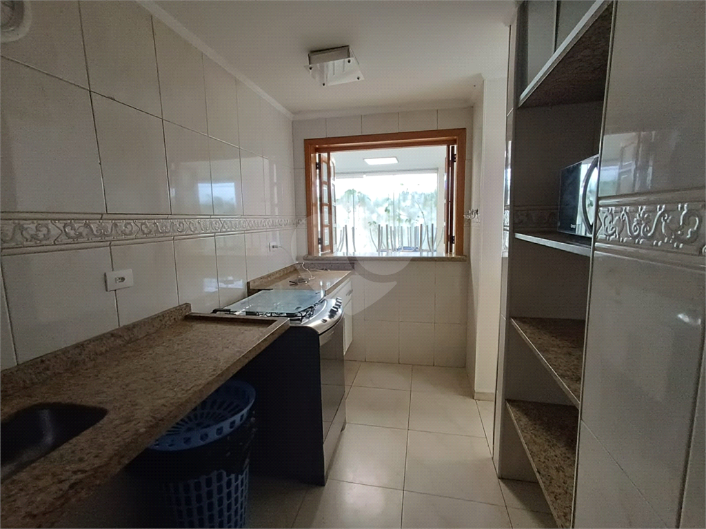 APARTAMENTO em CASA VERDE