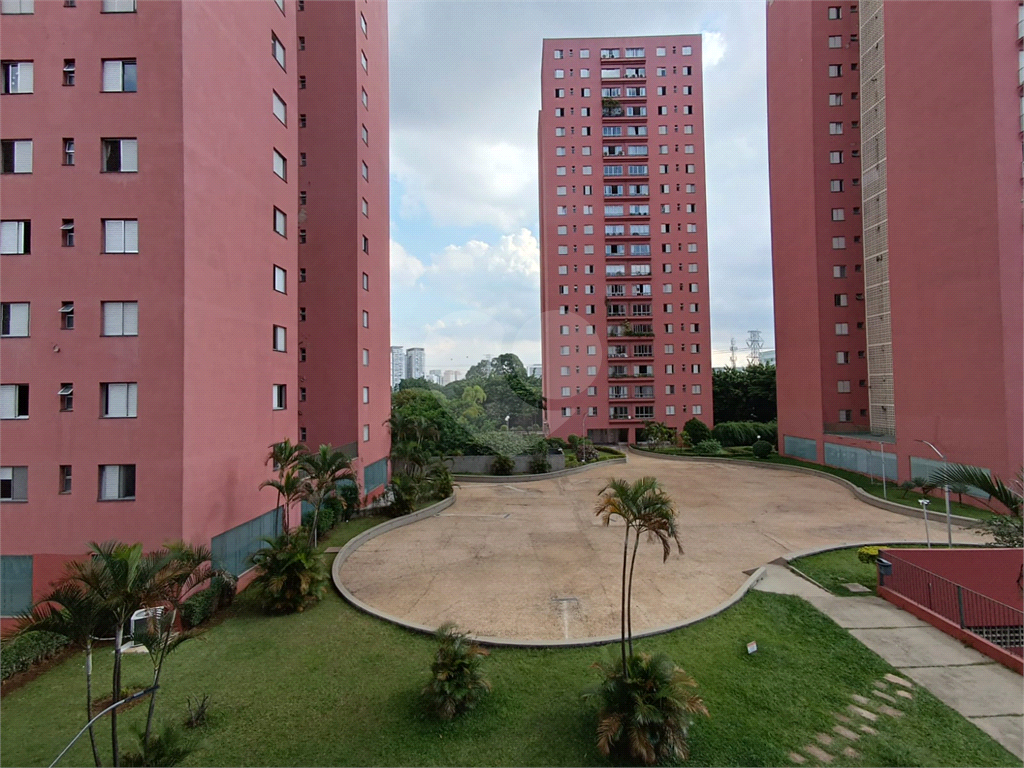 APARTAMENTO em CASA VERDE
