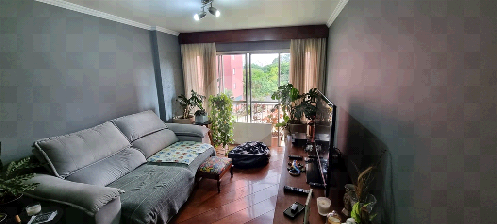 APARTAMENTO em CASA VERDE