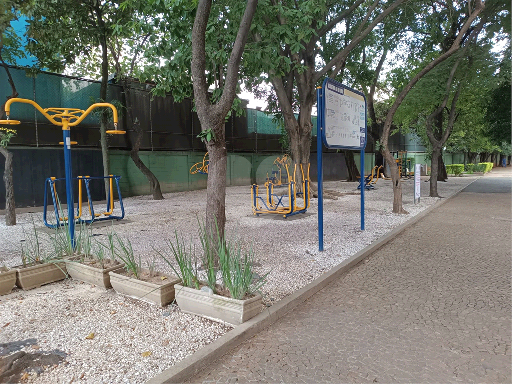 APARTAMENTO em CASA VERDE