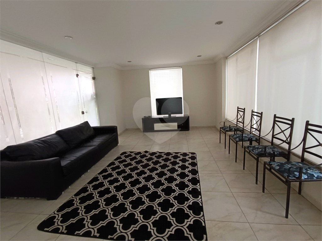 APARTAMENTO em CASA VERDE