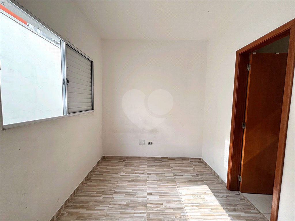 Sobrado à venda  em condomínio Fecahdo com 2 suítes e 1 vaga na Vila Gustavo