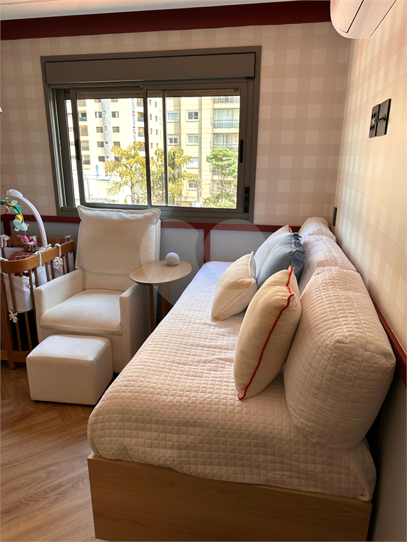 APARTAMENTO em PERDIZES