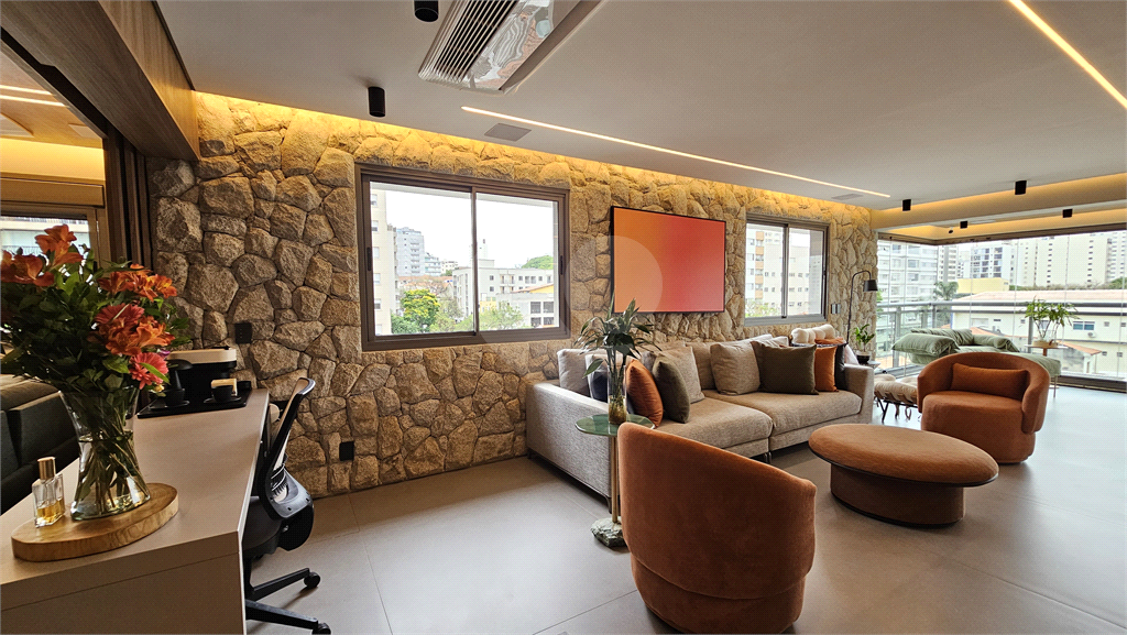 APARTAMENTO em PERDIZES