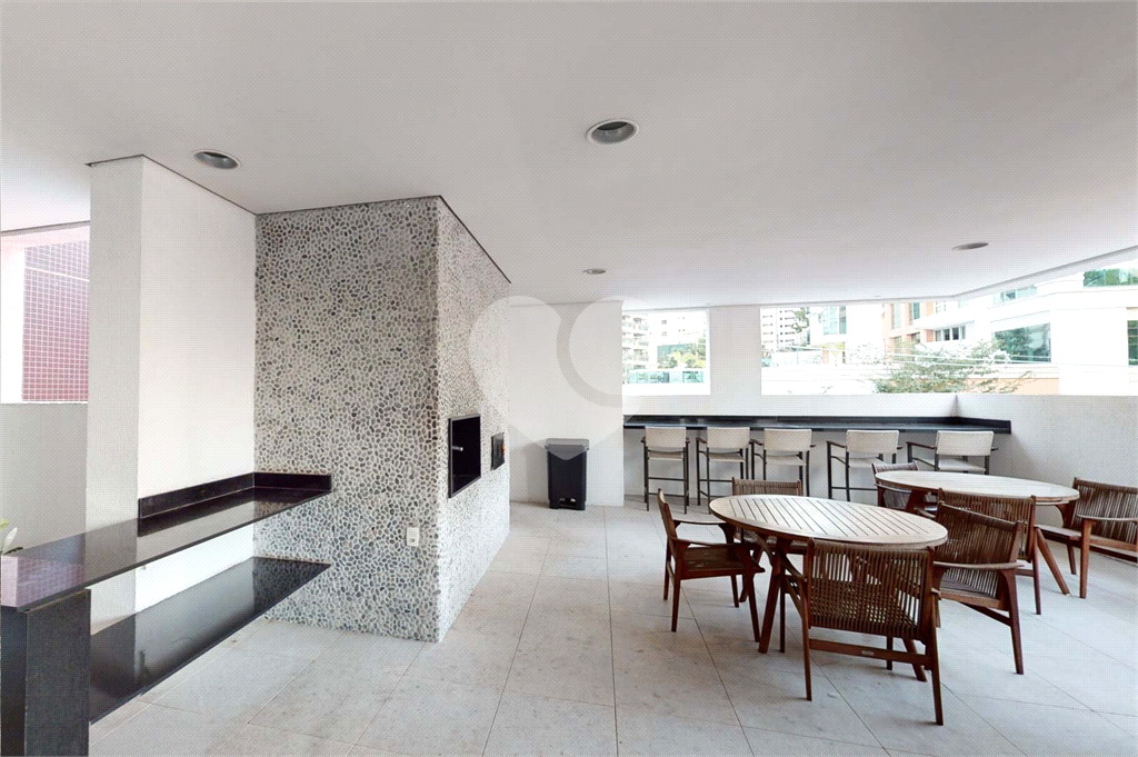 Apartamento para venda ou locação a poucos passos do Shopping Anália Franco.