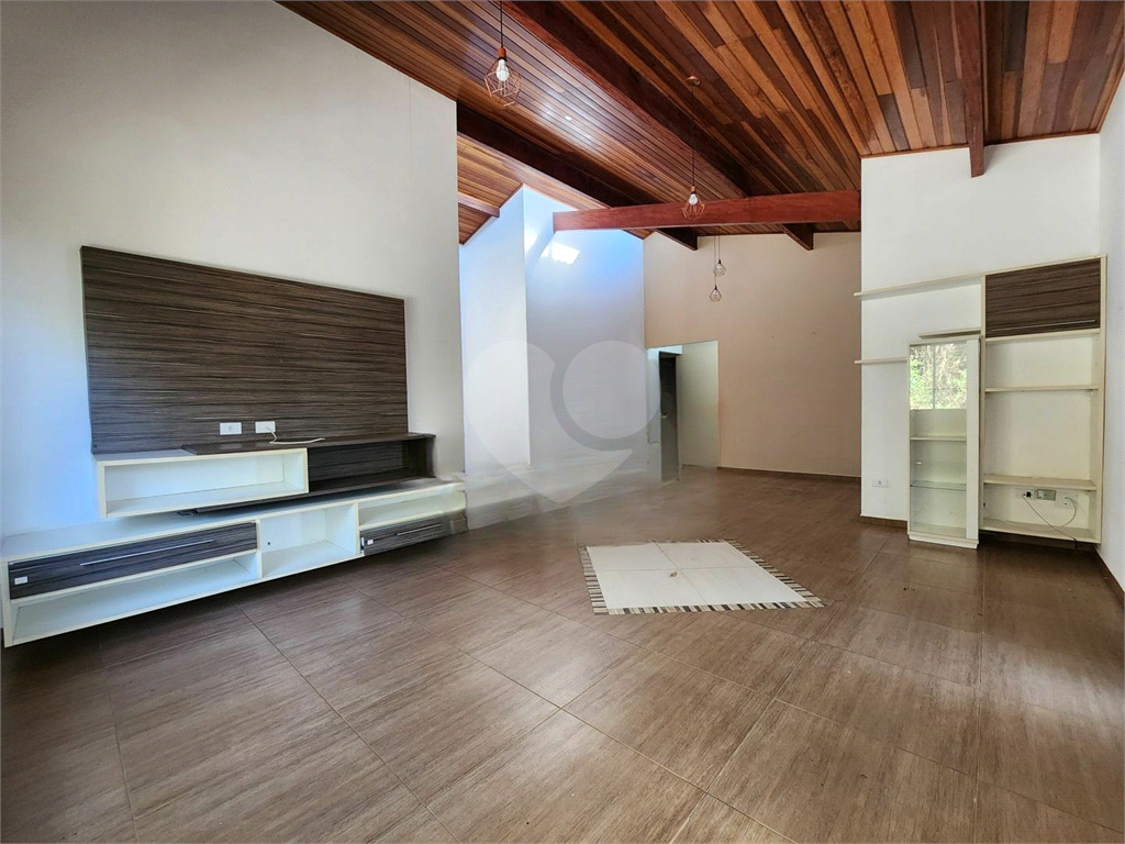 Casa terréa | 200m² | 4 dormitórios ( 2 suítes) 3 banheiros | 6 vagas
