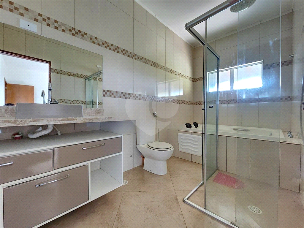 Casa terréa | 200m² | 4 dormitórios ( 2 suítes) 3 banheiros | 6 vagas