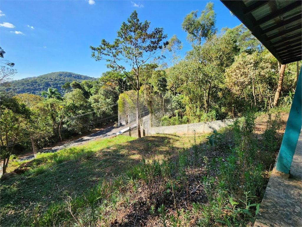 Casa terréa | 200m² | 4 dormitórios ( 2 suítes) 3 banheiros | 6 vagas