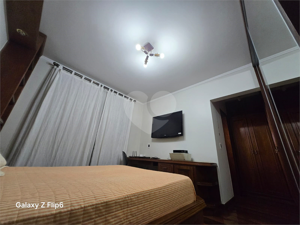 Luxuoso apartamento, raridade! 4 suítes máster, amplo living com lareira e bar, sala de jantar, apartamento todo avarandado, 5 vagas em Santana! Altíssimo padrão.