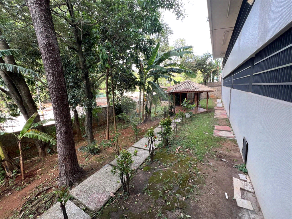 Luxuoso apartamento, raridade! 4 suítes máster, amplo living com lareira e bar, sala de jantar, apartamento todo avarandado, 5 vagas em Santana! Altíssimo padrão.