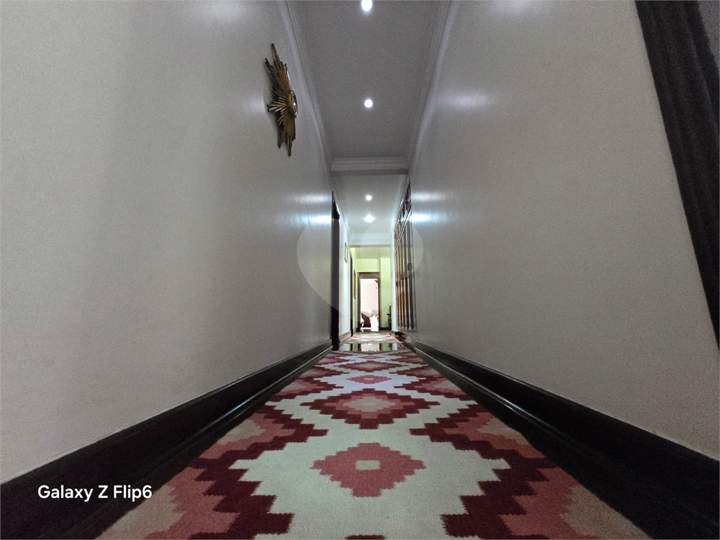 Luxuoso apartamento, raridade! 4 suítes máster, amplo living com lareira e bar, sala de jantar, apartamento todo avarandado, 5 vagas em Santana! Altíssimo padrão.