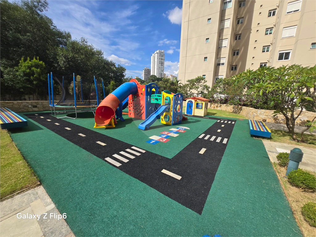 Luxuoso apartamento, raridade! 4 suítes máster, amplo living com lareira e bar, sala de jantar, apartamento todo avarandado, 5 vagas em Santana! Altíssimo padrão.
