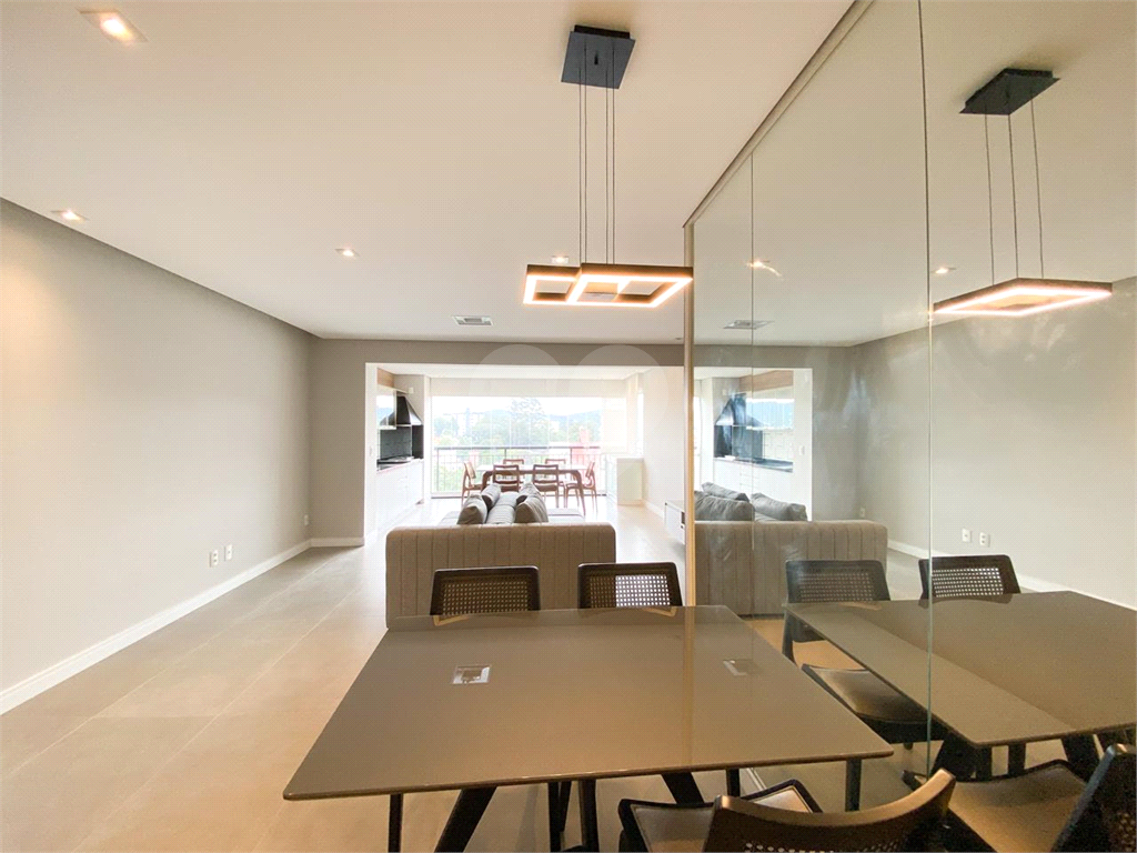 Apartamento 100m2 com 2 dormitórios, sendo 1 suíte e 2 vagas  
