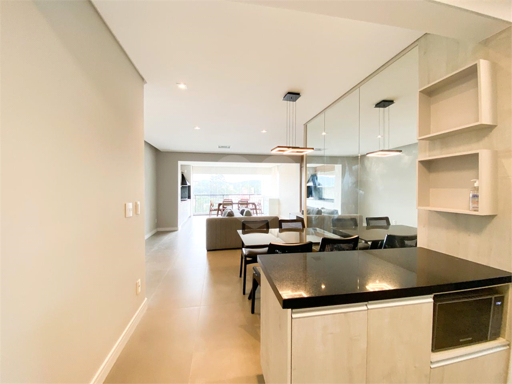 Apartamento 100m2 com 2 dormitórios, sendo 1 suíte e 2 vagas  