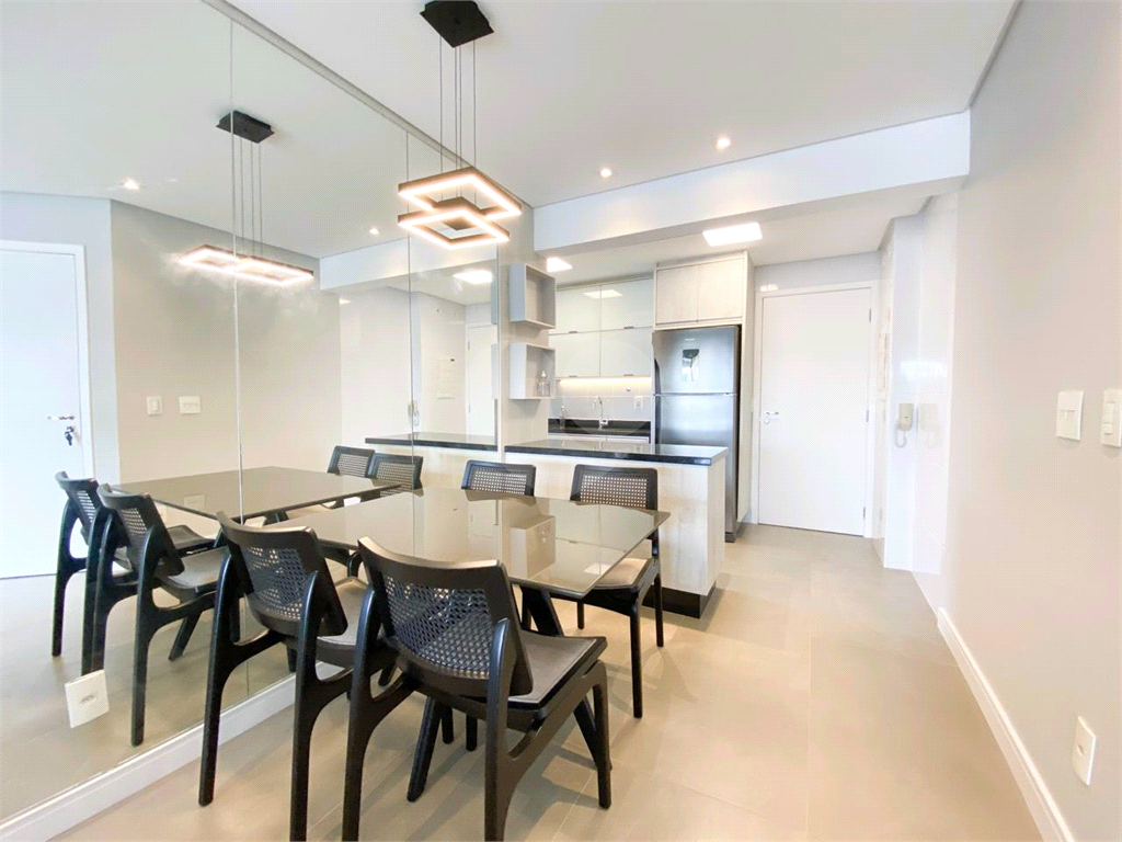 Apartamento 100m2 com 2 dormitórios, sendo 1 suíte e 2 vagas  