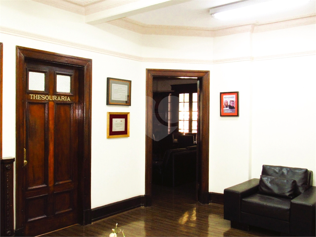 Laje Comercial - Obra de arte no Centro