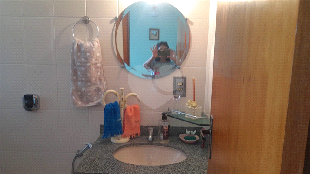 Apartamento Mobiliado à Venda em Lambari - MG | 2 Suítes, 3 Varandas com Vista para a Serra e Lago