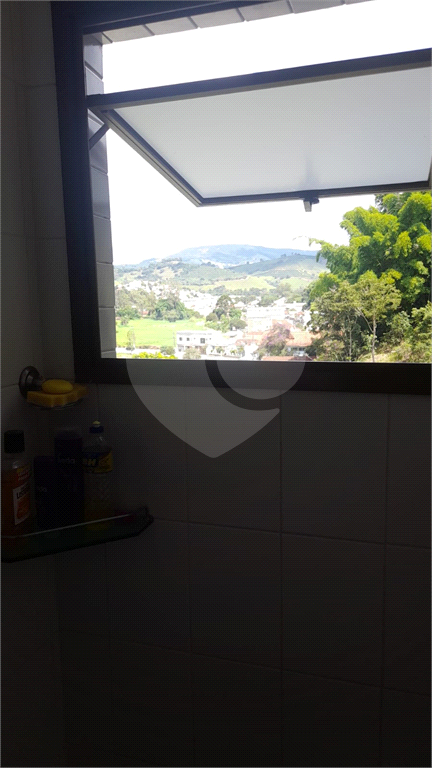 Apartamento Mobiliado à Venda em Lambari - MG | 2 Suítes, 3 Varandas com Vista para a Serra e Lago