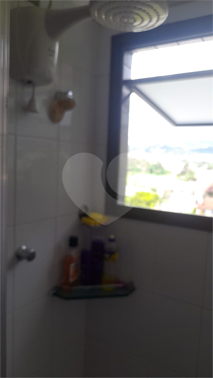 Apartamento Mobiliado à Venda em Lambari - MG | 2 Suítes, 3 Varandas com Vista para a Serra e Lago