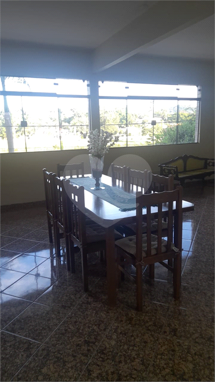 Apartamento Mobiliado à Venda em Lambari - MG | 2 Suítes, 3 Varandas com Vista para a Serra e Lago