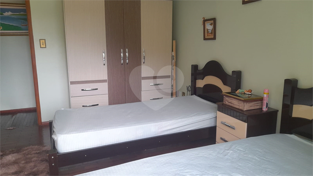 Apartamento Mobiliado à Venda em Lambari - MG | 2 Suítes, 3 Varandas com Vista para a Serra e Lago