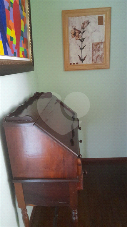 Apartamento Mobiliado à Venda em Lambari - MG | 2 Suítes, 3 Varandas com Vista para a Serra e Lago