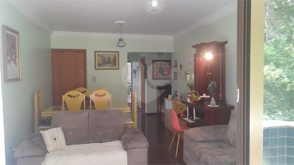 Apartamento Mobiliado à Venda em Lambari - MG | 2 Suítes, 3 Varandas com Vista para a Serra e Lago