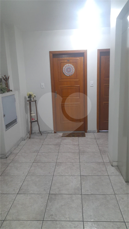 Apartamento Mobiliado à Venda em Lambari - MG | 2 Suítes, 3 Varandas com Vista para a Serra e Lago