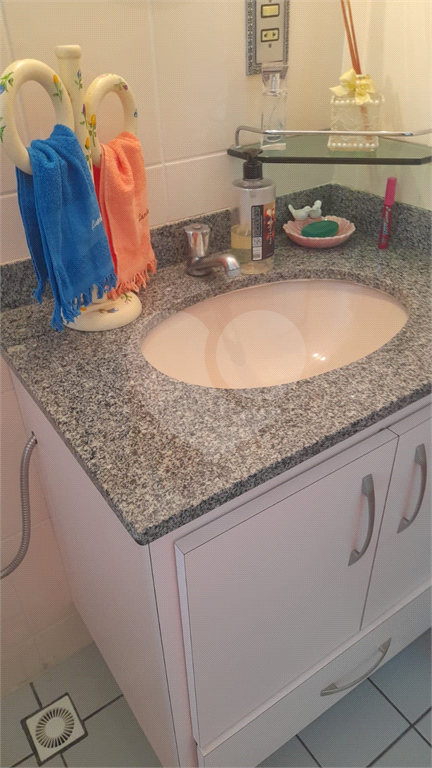Apartamento Mobiliado à Venda em Lambari - MG | 2 Suítes, 3 Varandas com Vista para a Serra e Lago