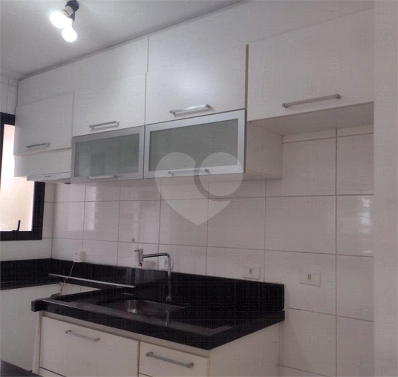 APARTAMENTO em CASA VERDE
