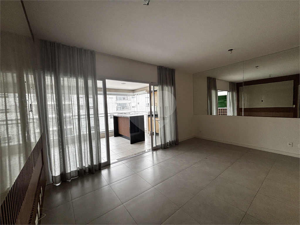 Apartamento com 3 suítes, 2 vagas na Barra Funda - Zona Oeste - SP