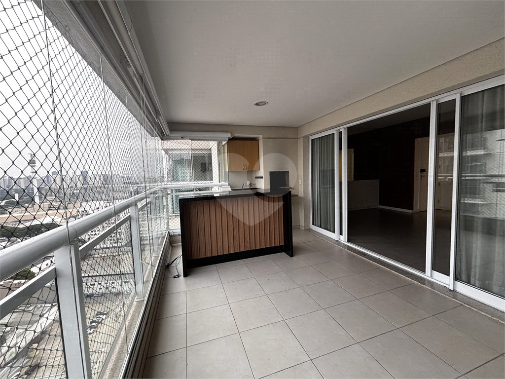 Apartamento com 3 suítes, 2 vagas na Barra Funda - Zona Oeste - SP