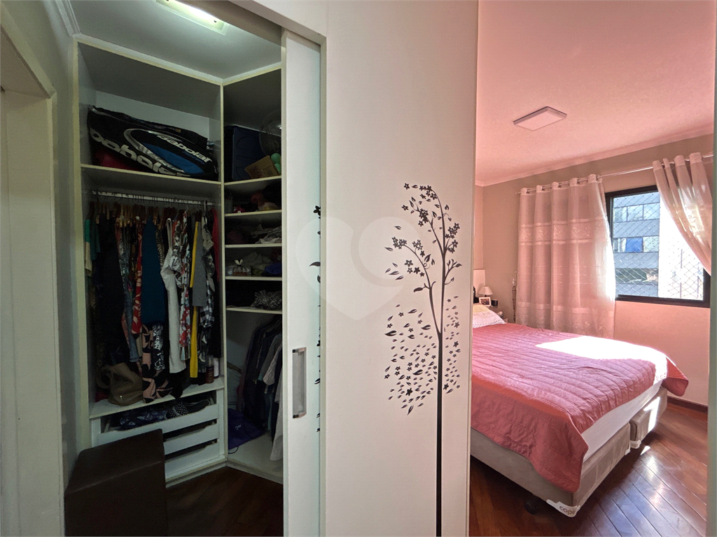 Apartamento com 126m² com 03 suítes e 03 vagas de garagem fixas. 