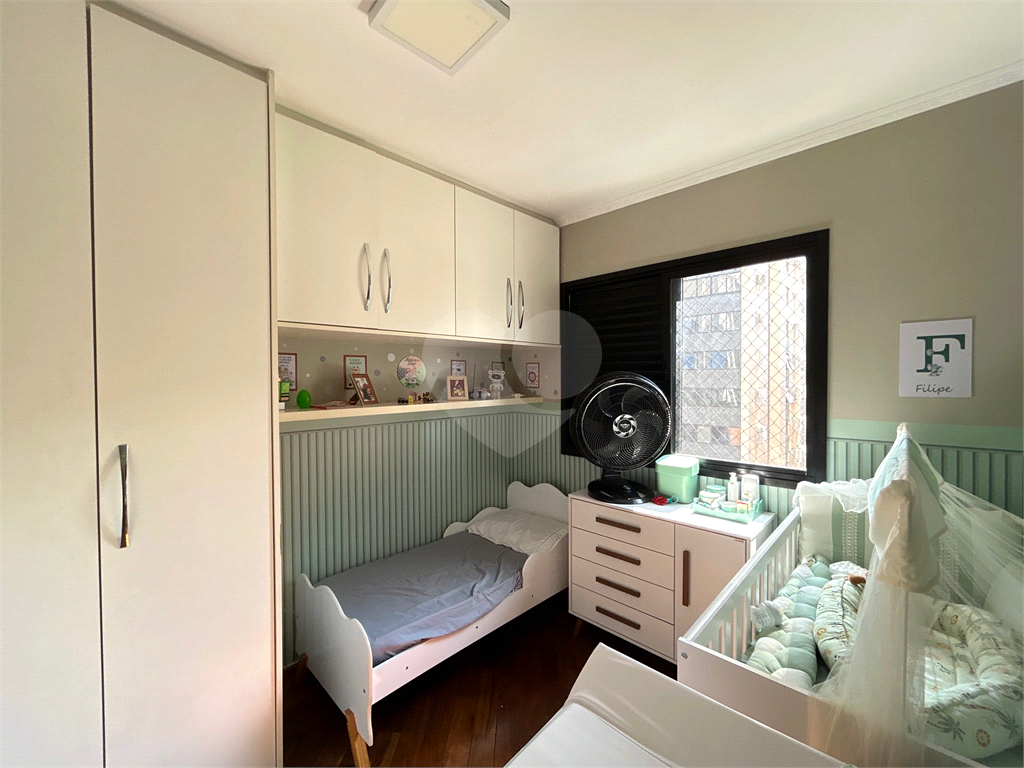 Apartamento com 126m² com 03 suítes e 03 vagas de garagem fixas. 