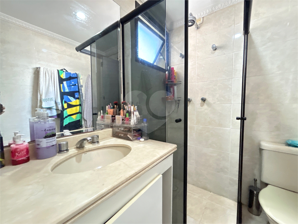 Apartamento com 126m² com 03 suítes e 03 vagas de garagem fixas. 