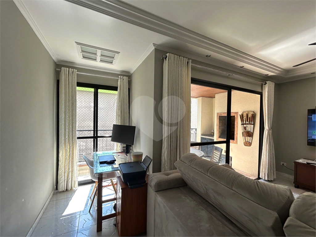 Apartamento com 126m² com 03 suítes e 03 vagas de garagem fixas. 