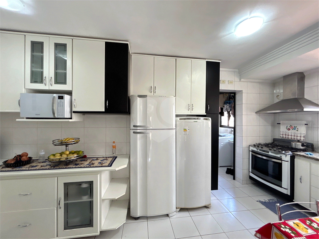 Apartamento com 126m² com 03 suítes e 03 vagas de garagem fixas. 