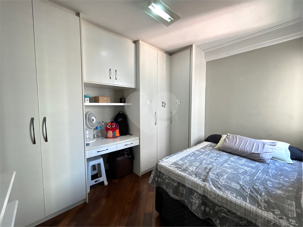 Apartamento com 126m² com 03 suítes e 03 vagas de garagem fixas. 