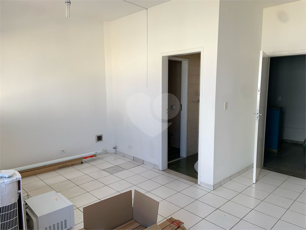 SALAS em VILA ROMANA